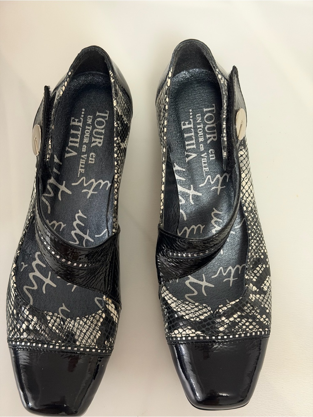 Tour en Ville France Snake Print Mary Jane Comfort Flats EU 36 Black White